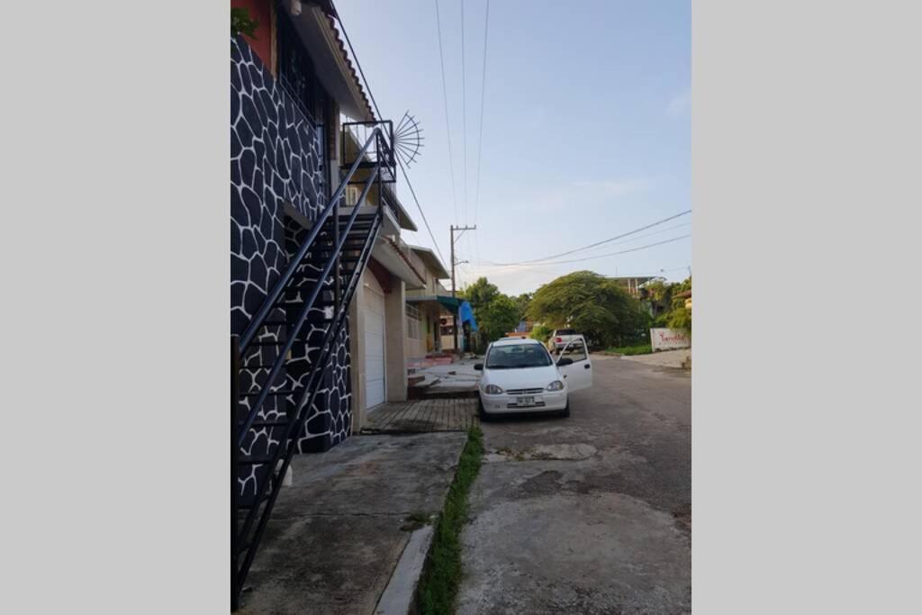 Depto. Maia: A/C, Agua Caliente, Wifi, Tv, Cable. Appartement Palenque Buitenkant foto